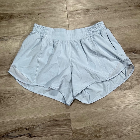 Lululemon Hotty Hot Short *Long 4” LR - Picture 7 of 9